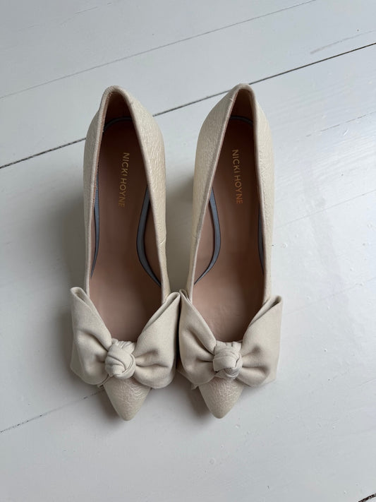 ReSELL - Bow Pump Heel Sample - Pearlescent Ivory 39