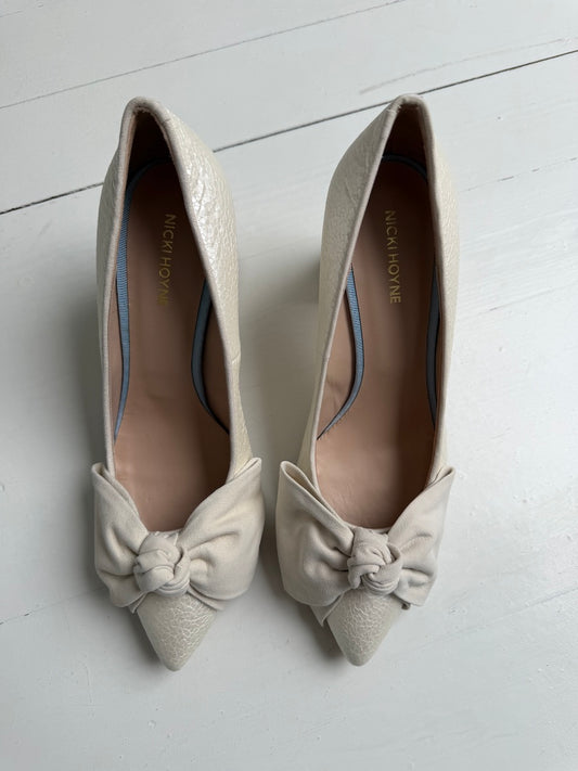 ReSELL - Bow Pump Heel - Pearlescent Ivory 39