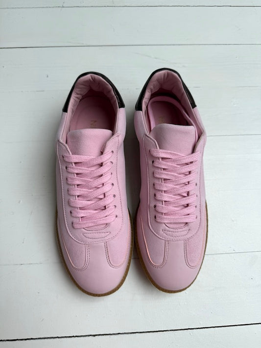 ReSELL - Sporty Trainer - Baby Pink 39